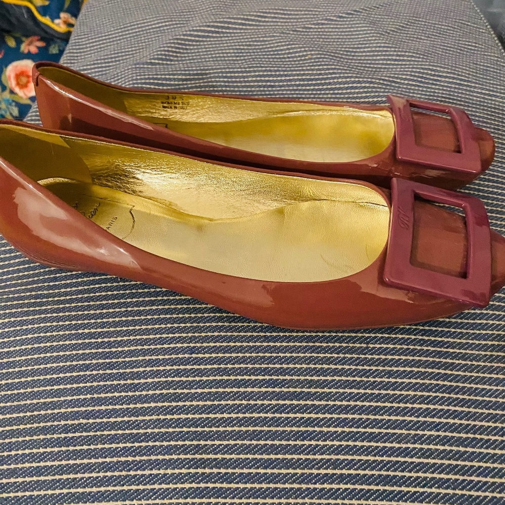 Roger Vivier Flats